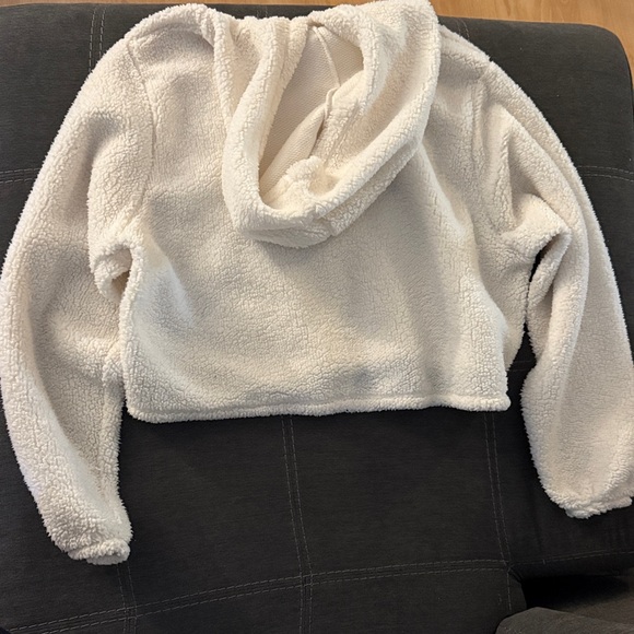 NWOT cropped white fleece hoodie - Picture 4 of 4